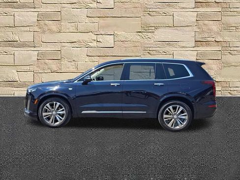 Used 2021 Cadillac XT6 Premium Luxury AWD/4WD image 2