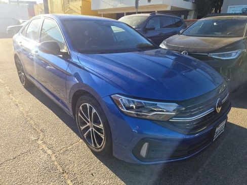 Used 2024 Volkswagen Jetta Sport FWD image 2