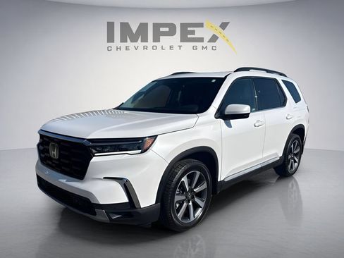 Used 2023 Honda Pilot Touring image 1