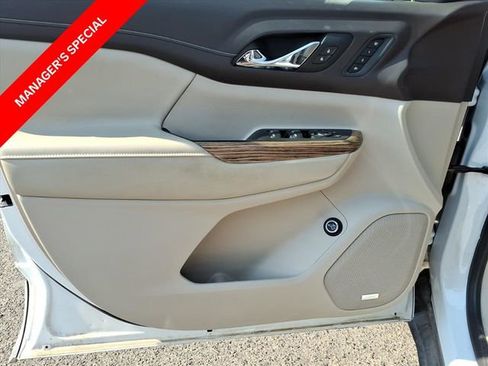 Used 2019 GMC Acadia Denali image 15