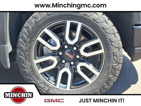 Used 2023 GMC Sierra 1500 AT4 w/ AT4 Premium Package AWD/4WD image 8