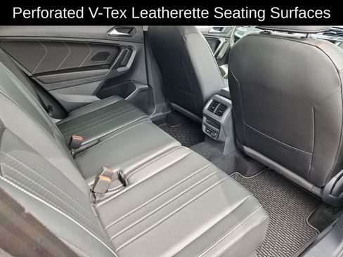 Used 2022 Volkswagen Tiguan SE w/ Panoramic Sunroof Package AWD/4WD image 31