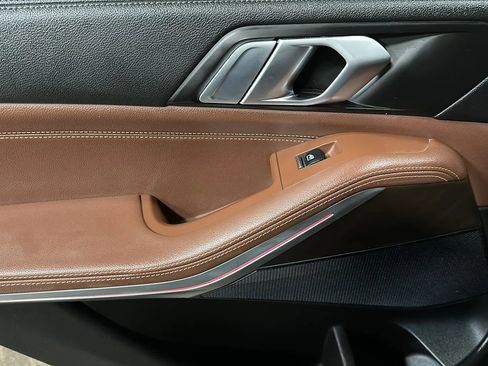 Used 2022 BMW X5 xDrive40i w/ Premium Package image 12