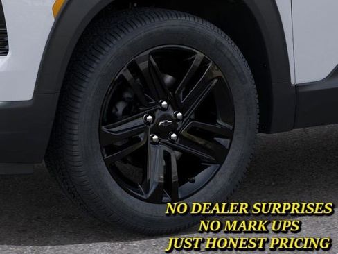 New 2026 Chevrolet TrailBlazer LT w/ Convenience Package FWD image 9