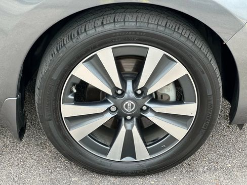 Used 2017 Nissan Leaf SL image 27