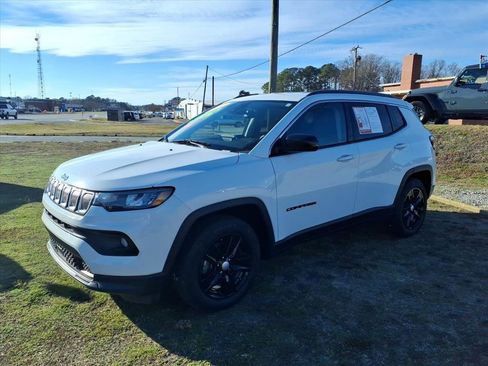 Used 2022 Jeep Compass Latitude image 20