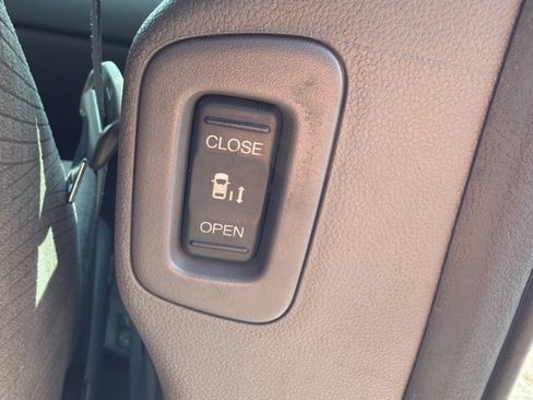Used 2016 Honda Odyssey SE image 30