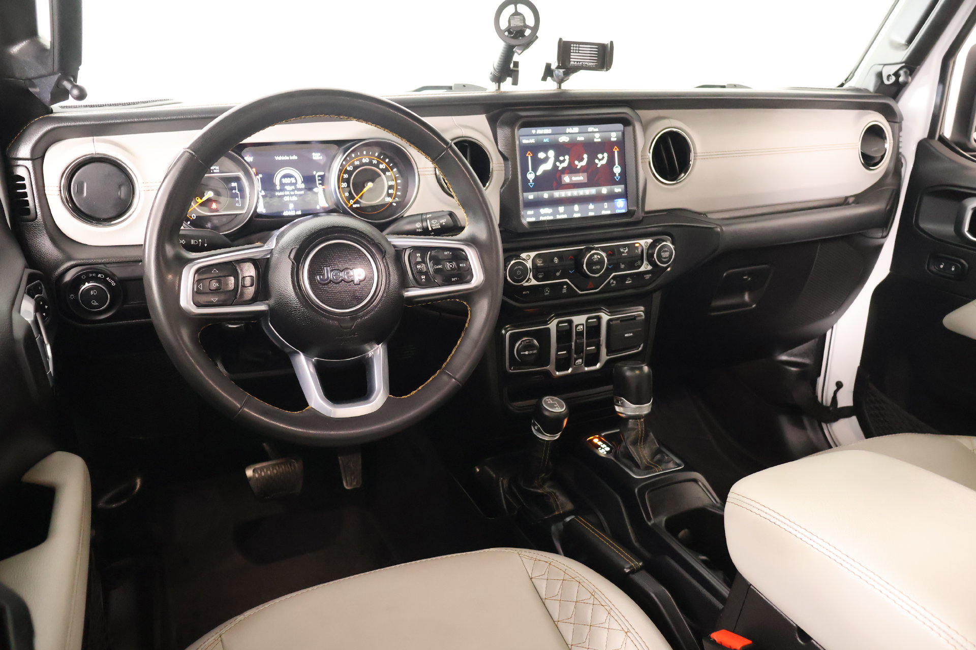 Used 2023 Jeep Gladiator Overland AWD/4WD image 2
