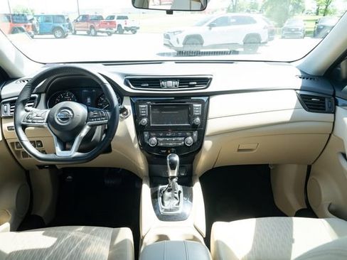 Used 2020 Nissan Rogue SV FWD image 31