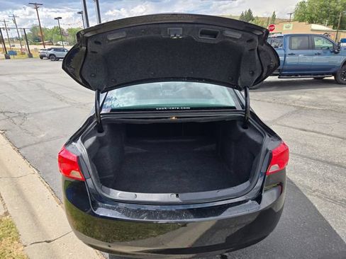 Used 2017 Chevrolet Impala LT FWD image 32