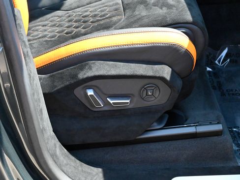 Used 2024 Lamborghini Urus Performante AWD/4WD image 57