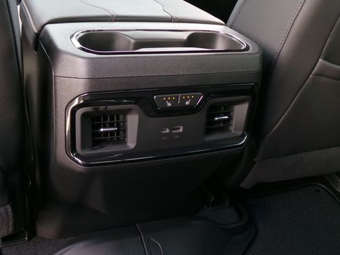 Used 2024 GMC Sierra 2500 AT4 w/ AT4 Premium Plus Package AWD/4WD image 40