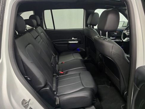 Used 2025 Mercedes-Benz GLB 250 4MATIC image 22
