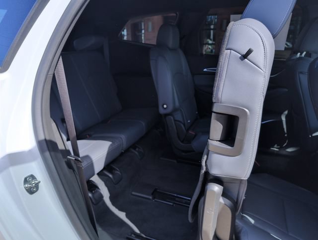 Used 2024 Buick Enclave Essence w/ Technology Package FWD image 29