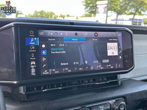Used 2024 Jeep Wrangler Unlimited AWD/4WD image 24