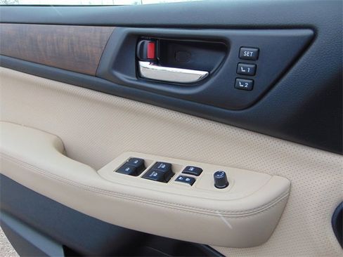 Used 2016 Subaru Outback 2.5i Limited image 20