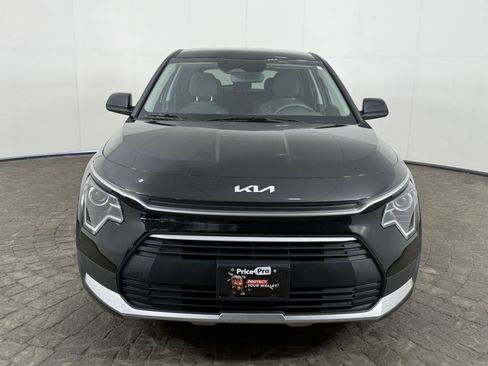 Used 2025 Kia Niro LX FWD image 2
