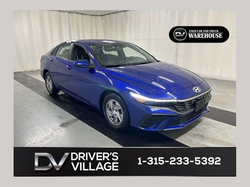 Used 2025 Hyundai Elantra SE FWD image 1