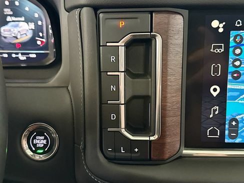 Used 2023 GMC Yukon Denali Ultimate AWD/4WD image 19