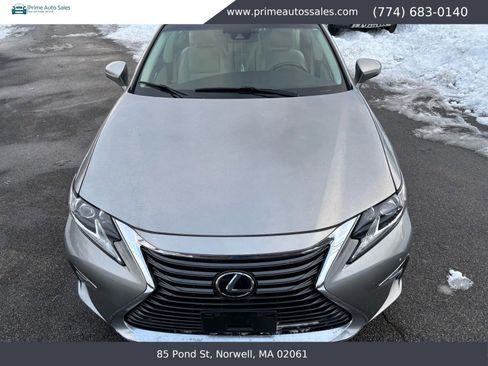 Used 2017 Lexus ES 350 w/ Navigation System Package image 32