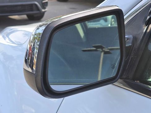 Used 2017 Chevrolet Equinox LT w/ Convenience Package image 19