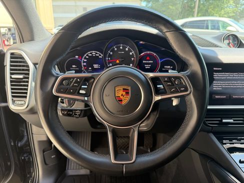 Used 2023 Porsche Cayenne Platinum Edition AWD/4WD image 31