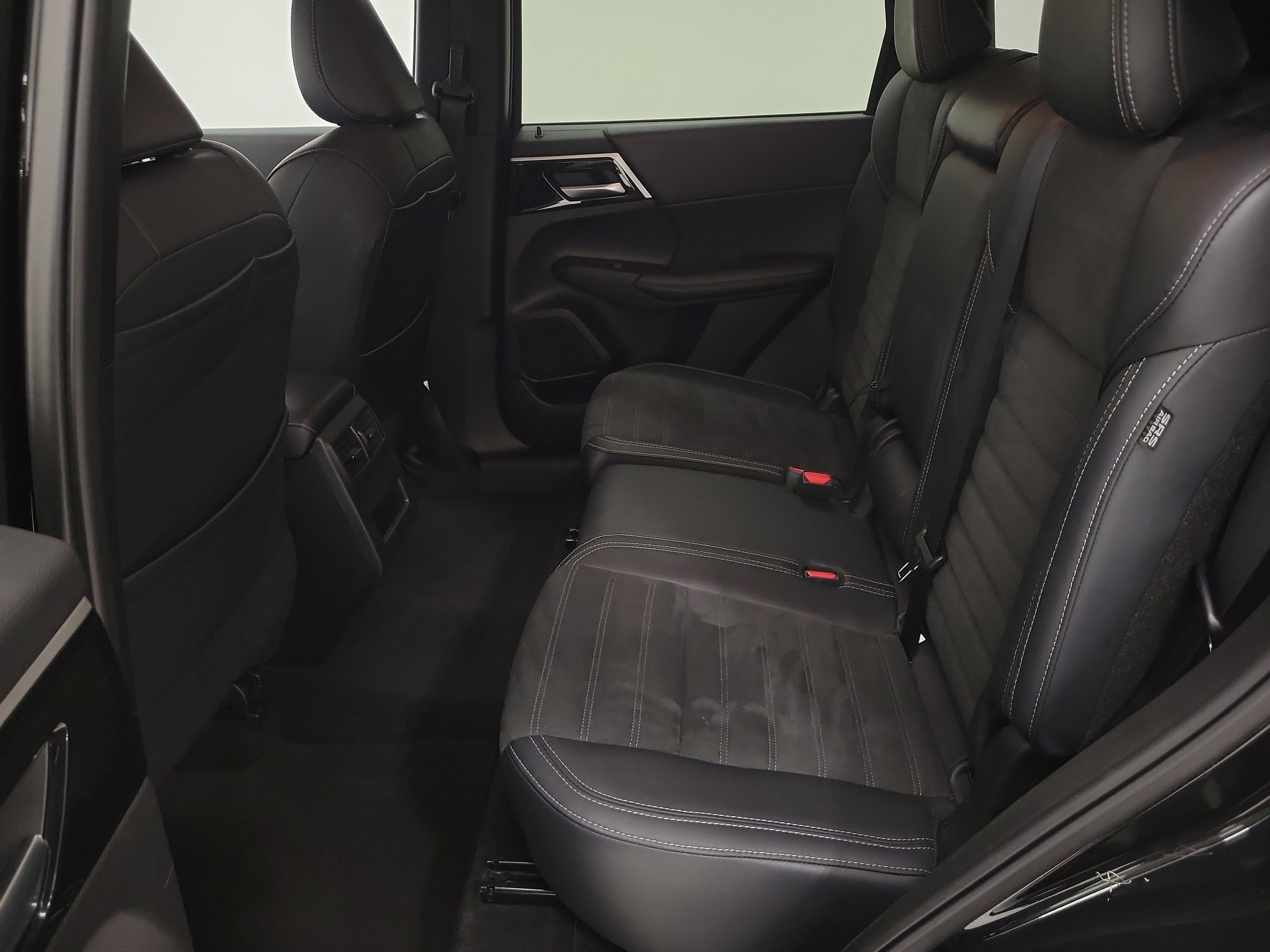 Used 2024 Mitsubishi Outlander SE AWD/4WD image 22