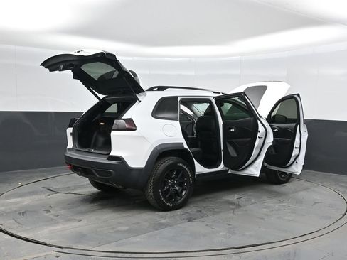 Used 2022 Jeep Cherokee Trailhawk w/ Sun, Sound & Nav Group image 49