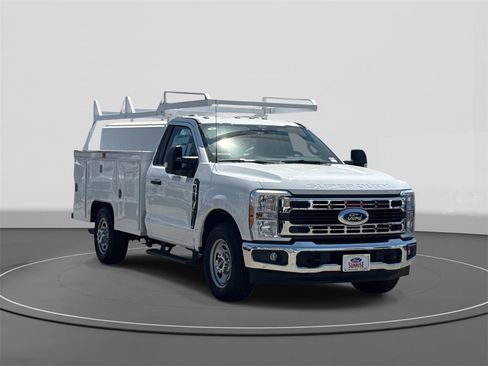 New 2025 Ford F350 XL w/ XL Chrome Package image 4