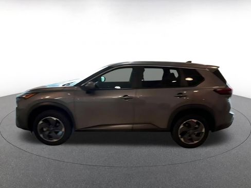 Used 2025 Nissan Rogue SV image 9