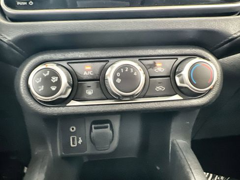 Used 2020 Nissan Versa S image 20