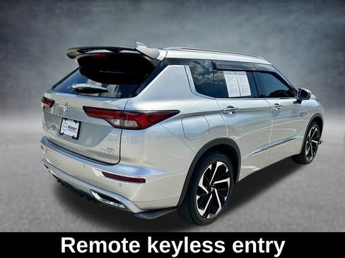 Used 2025 Mitsubishi Outlander 4WD Plug-In Hybrid image 5