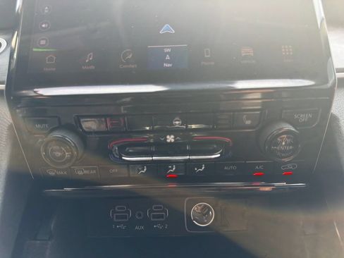 Used 2022 Jeep Grand Cherokee Limited AWD/4WD image 29