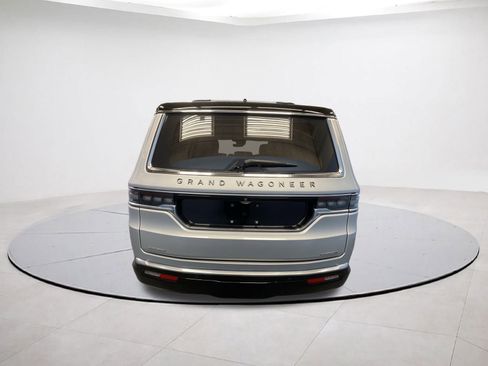 Used 2022 Jeep Grand Wagoneer Series III w/ Rear Seat Video Group 1 image 5