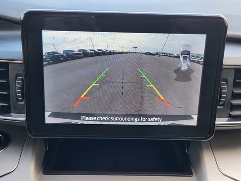 Used 2020 Ford Explorer XLT w/ Equipment Group 202A RWD image 18