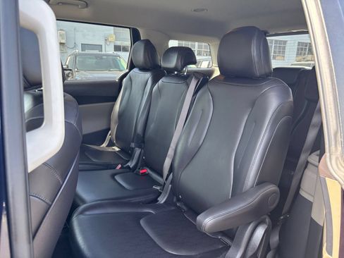 Used 2026 Kia Carnival FWD image 27