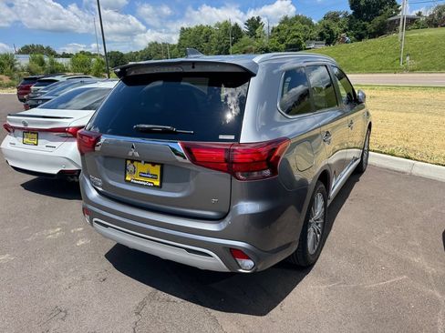 Used 2020 Mitsubishi Outlander 4WD Plug-In Hybrid image 14