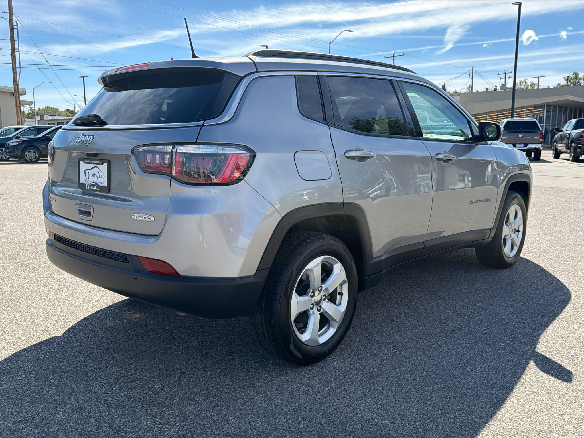 Used 2019 Jeep Compass Latitude w/ Cold Weather Group AWD/4WD image 7