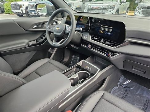 New 2025 Chevrolet Equinox LT w/ Convenience Package II image 10