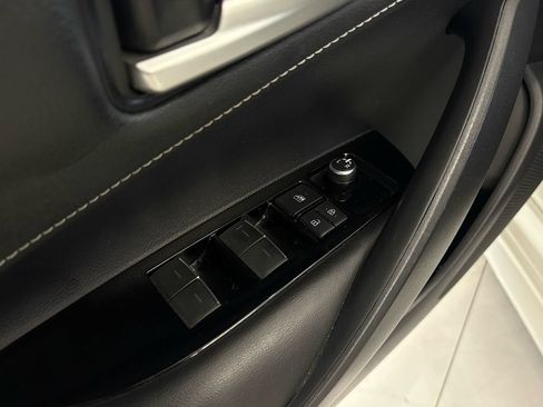 Used 2020 Toyota Corolla SE FWD image 24