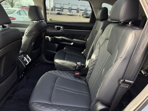 Used 2023 Kia Sorento SX image 6