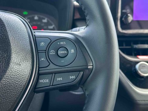 Used 2024 Toyota Corolla Cross SE image 27