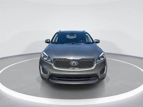 Used 2016 Kia Sorento FWD w/ LX Convenience Package image 3