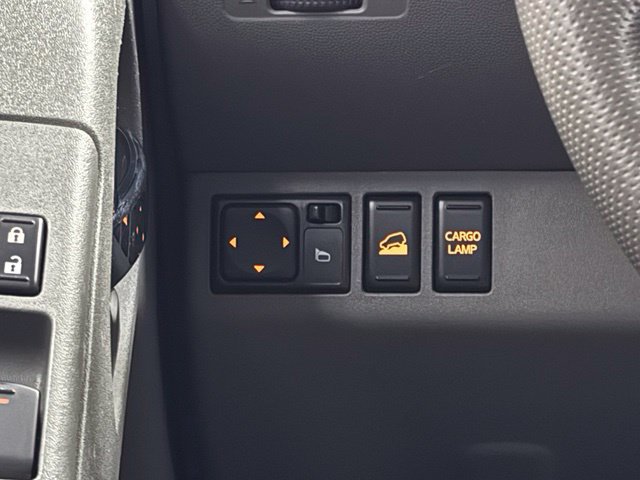 Used 2016 Nissan Frontier SV w/ SV Value Truck Package AWD/4WD image 13