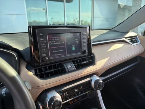 Used 2019 Toyota RAV4 LE w/ Carpet Mat Package AWD/4WD image 6