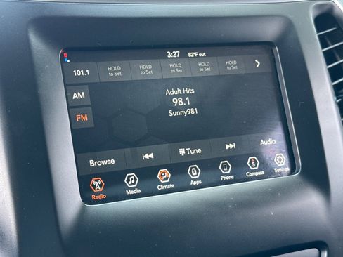 Used 2019 Jeep Cherokee Latitude w/ Popular Appearance Group image 18