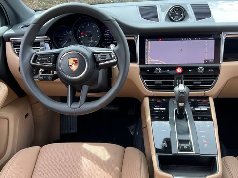 New 2026 Porsche Macan image 15