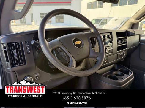 Used 2017 Chevrolet Express 3500 image 5