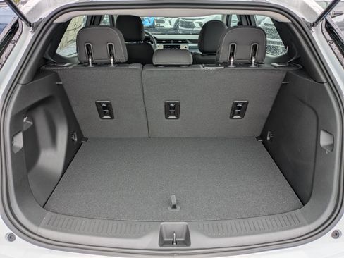 New 2027 Chevrolet Bolt LT w/ Comfort Package FWD image 7