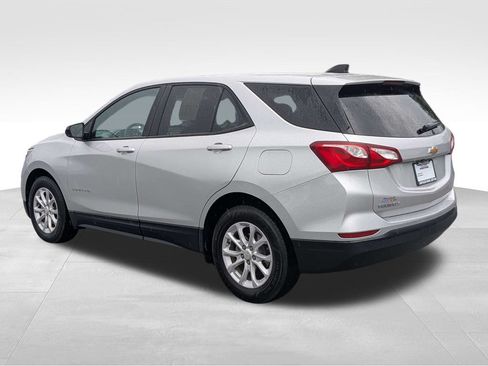 Used 2020 Chevrolet Equinox LS w/ LS Convenience Package FWD image 7